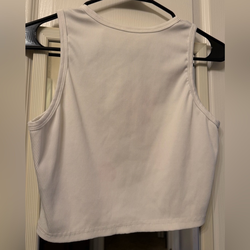 SHEIN Queen Of Hearts White Crop Tank - Picture 4 of 4